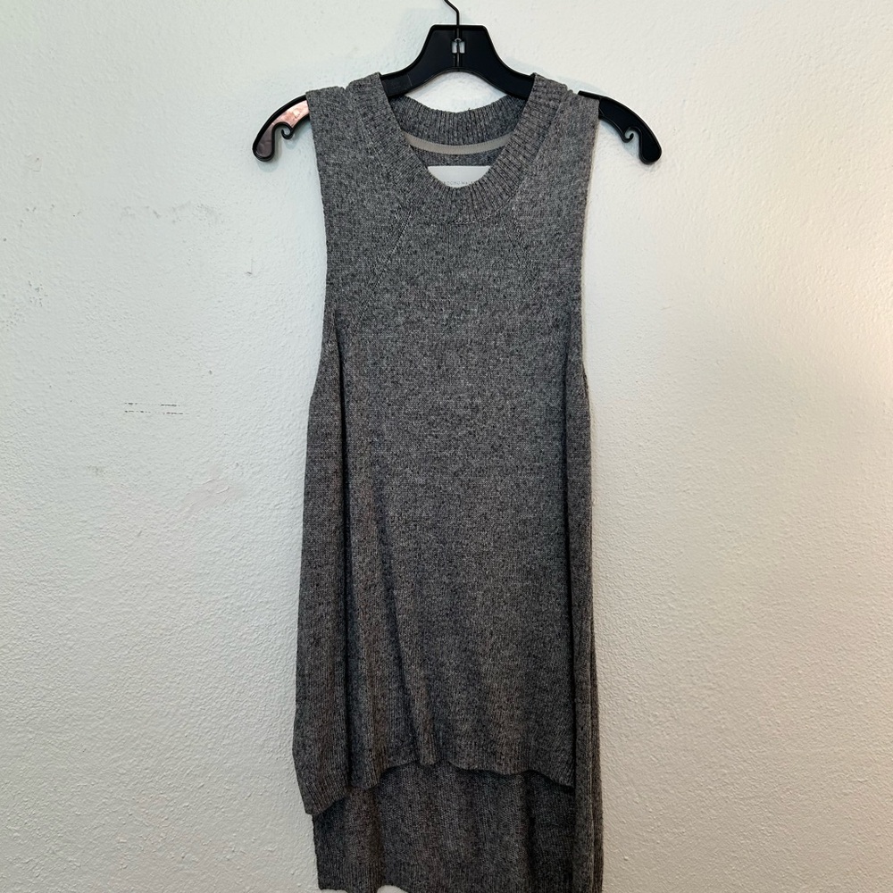 Gray Sleeveless Knit High-Low Tank Top